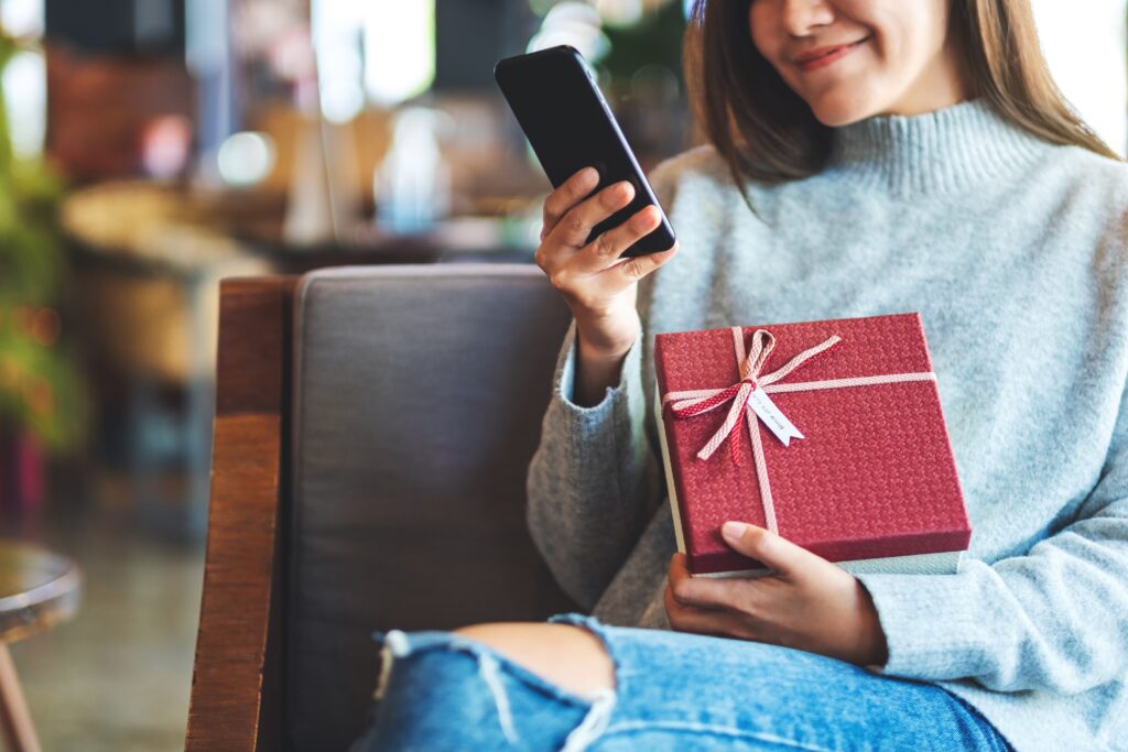 Use services and apps to make group gifting easier